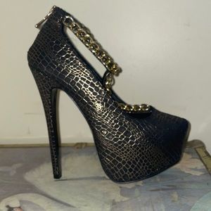 Snake Print Heels Size 6